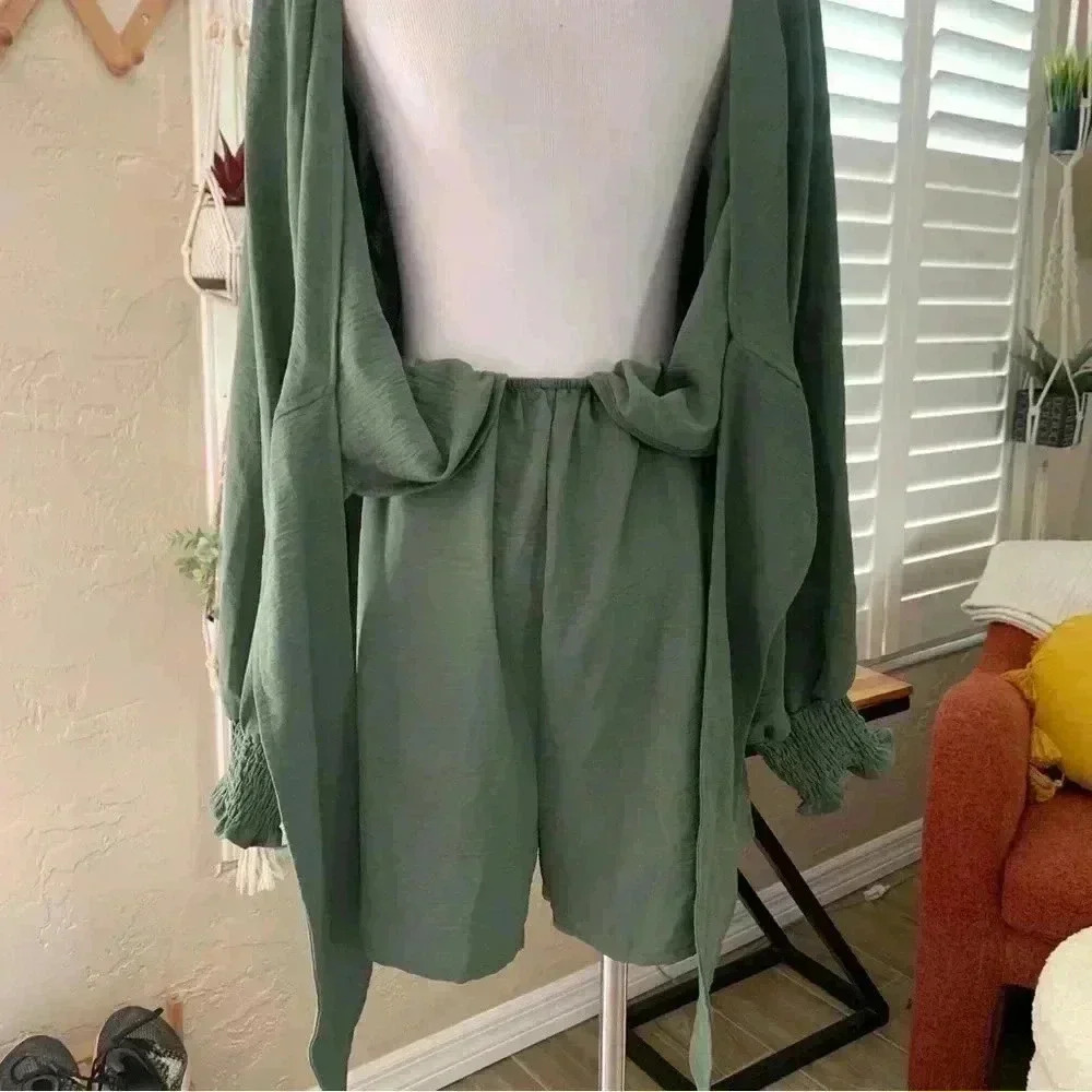 Army green jumper with tie in back - Picture 6 of 7